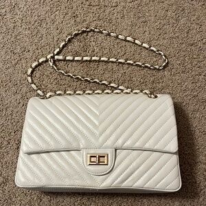 Double flap quilted bags with chain